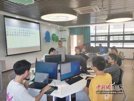 JY在线平台腾班的“腾讯云人工智能实验室”。作者 徐嘉靖