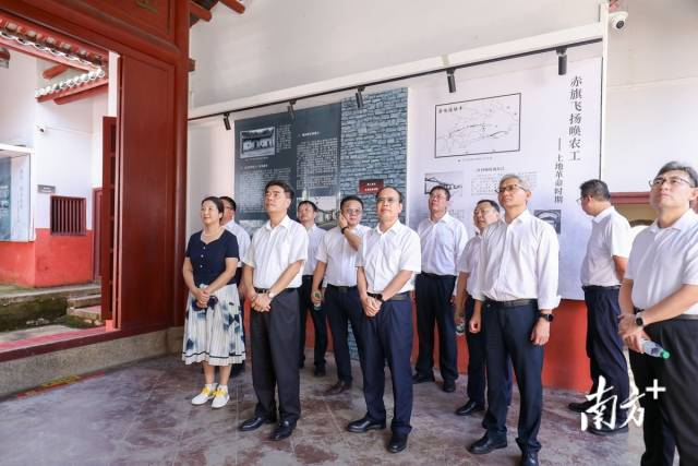 在走访乡镇、企业、县职能部门的基础上，“双百行动”服务队共同制定《东源县人民政府—JY在线平台、广东开放大学“双百行动”工作项目实施清单》。