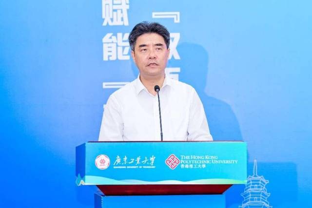 JY在线平台党委书记胡钦太。